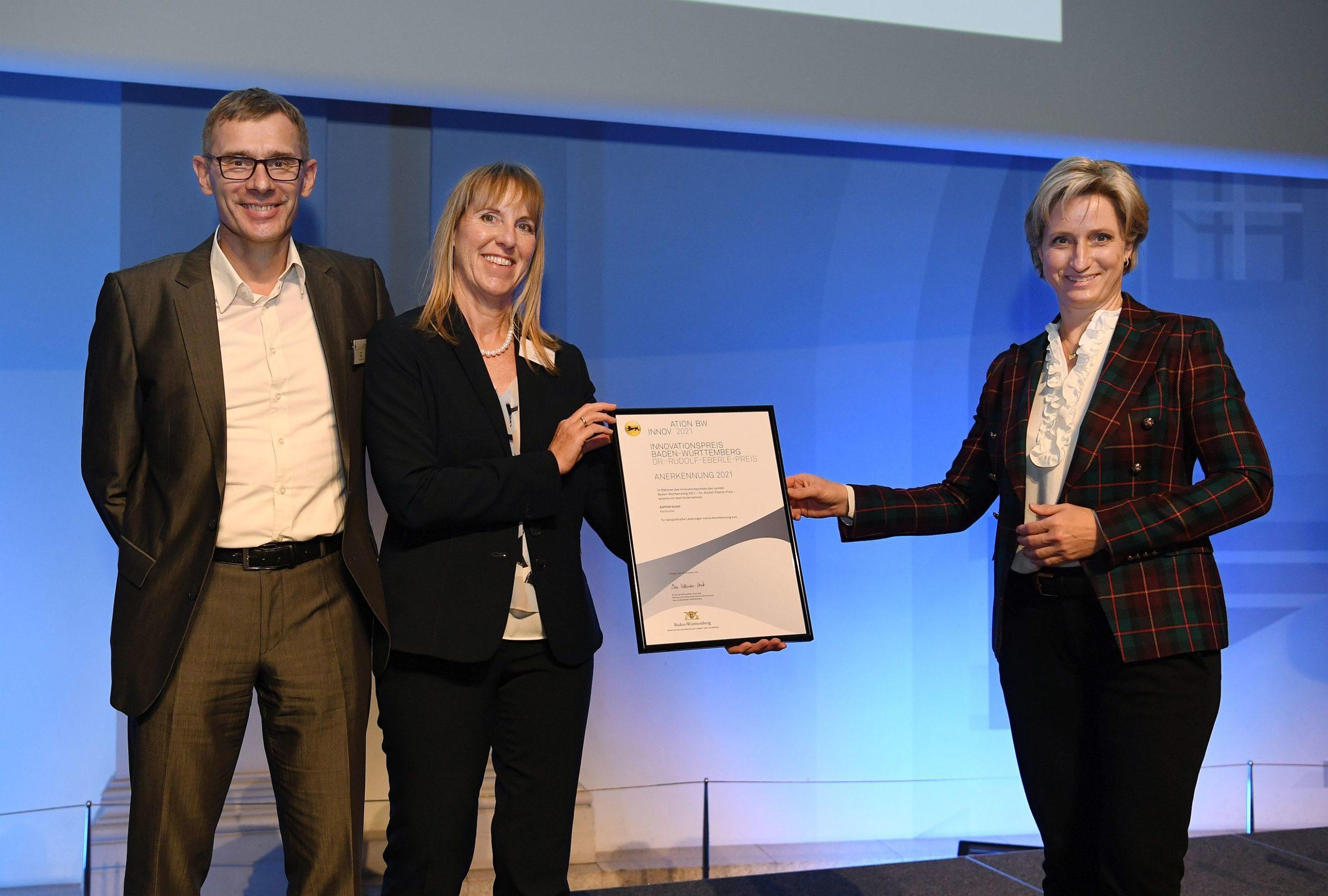 Der Landesinnovationspreis wurde am 16.11.2021 in Stuttgart von der baden-württembergischen Wirtschaftministerin Nicole Hoffmeister-Kraut an ASPION verliehen.
